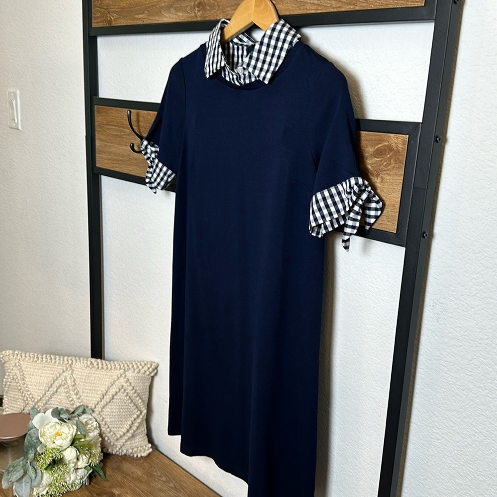 NWOT - Crown & Ivy Navy Cotten blend women’s dress size 6